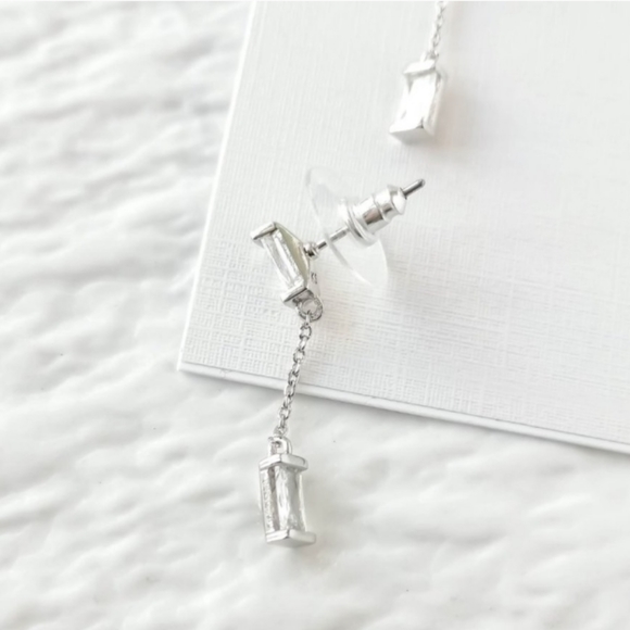 NEW Kendra Scott Juliette White Crystal Rhodium Silver Drop Earrings - Picture 5 of 14